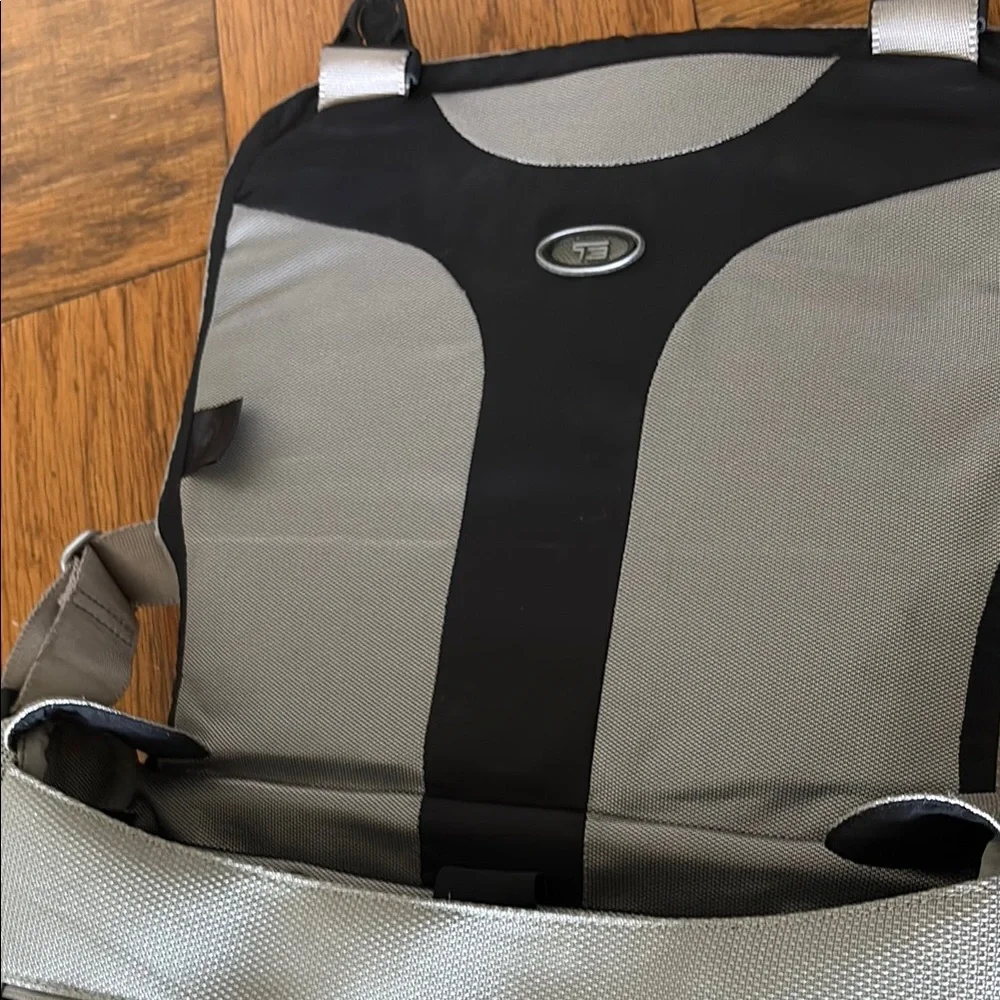 Tumi Gray/Silver Messenger Bag with Modern Design and Durable Material